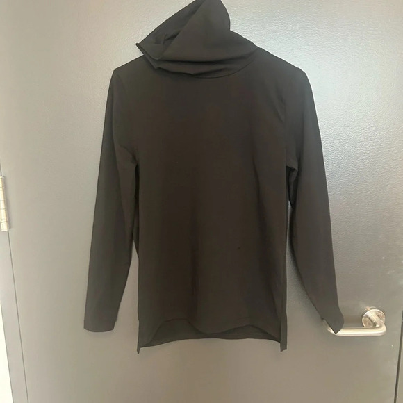 Tradlands  “Monty” turtleneck S brand new…this is a true to size fit S - Picture 6 of 7